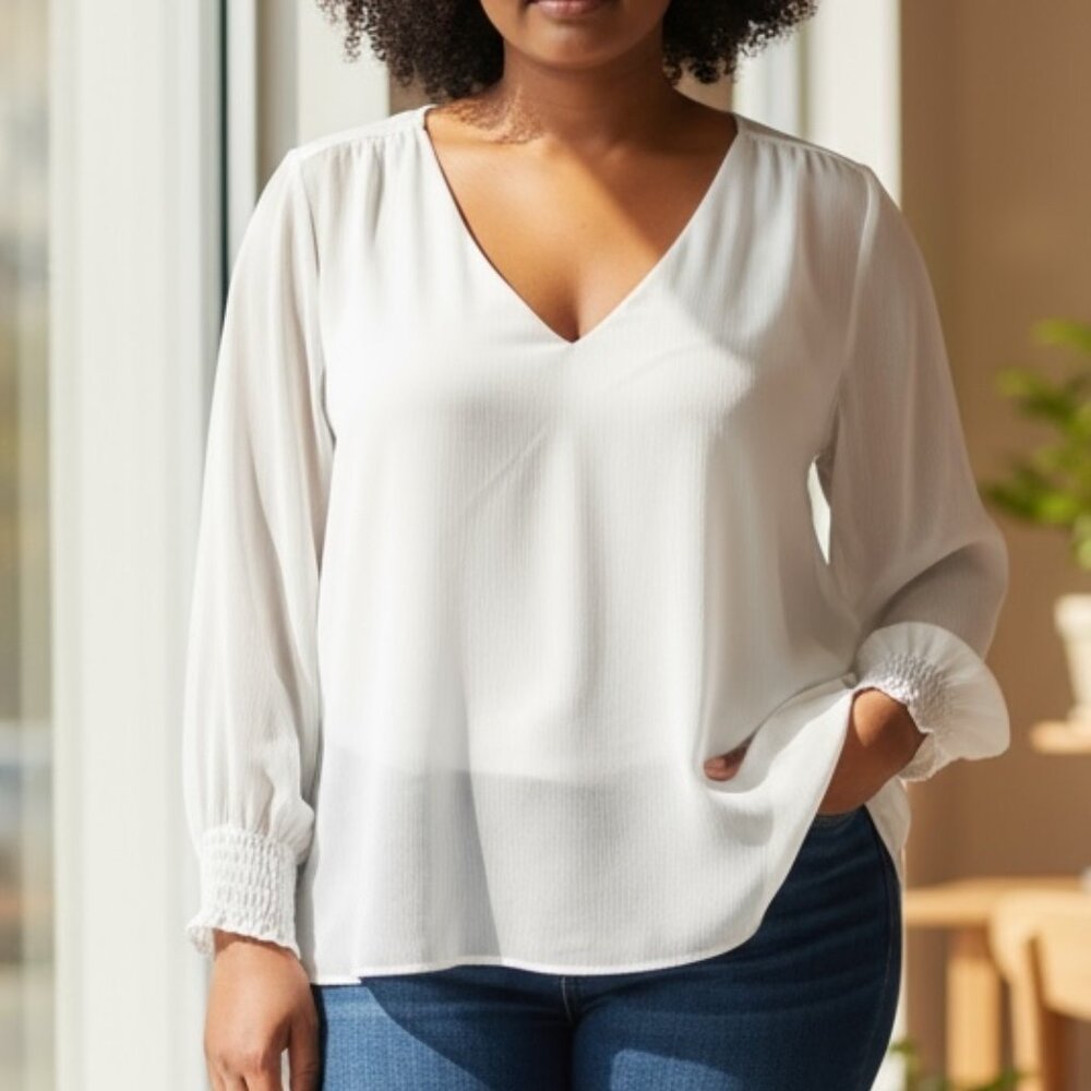 570/574 WOMENS 3X WHITE FLOWY BLOUSE BY MAIN STRIP